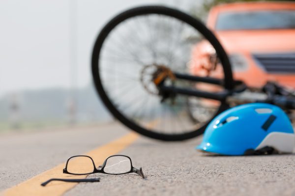 מי מפצה את רוכב האופניים החשמליים בתאונת דרכים